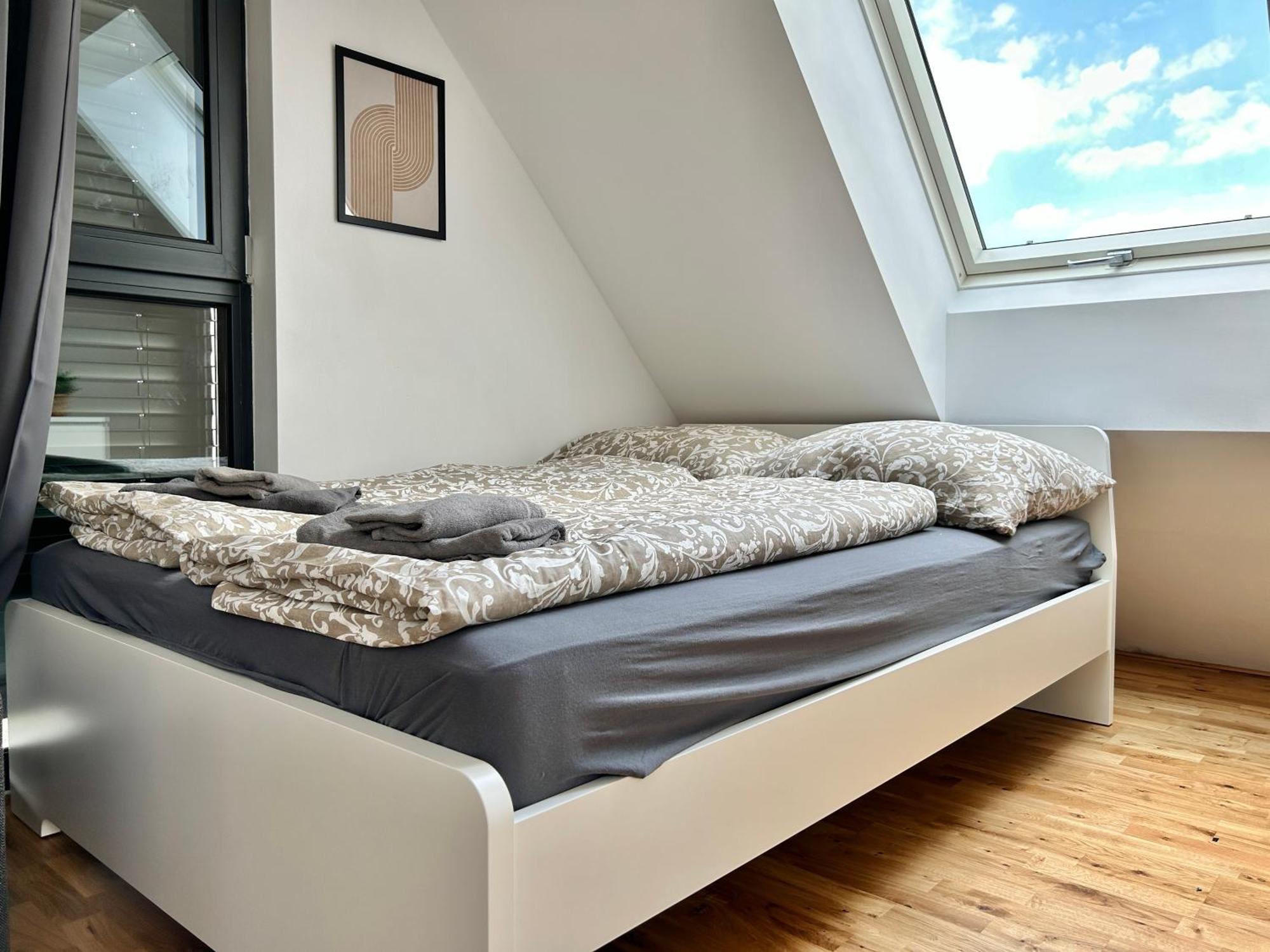 Modern Apartment With Balcony & Free Parking - Nearby Metro Vienna Luaran gambar